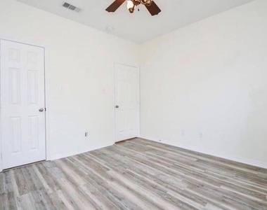 12755 Mill Ridge Dr - Photo Thumbnail 16