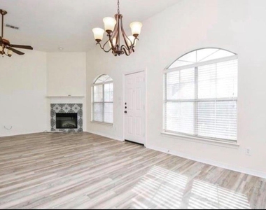 12755 Mill Ridge Dr - Photo Thumbnail 13