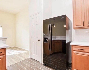 12755 Mill Ridge Dr - Photo Thumbnail 11