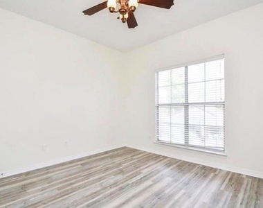 12755 Mill Ridge Dr - Photo Thumbnail 27