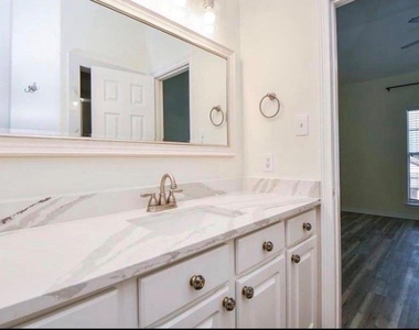 12755 Mill Ridge Dr - Photo Thumbnail 21