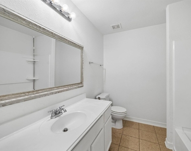 13926 Tinsley Court - Photo Thumbnail 11