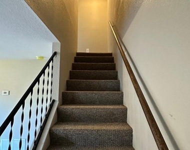 801 Avenue M - Photo Thumbnail 3