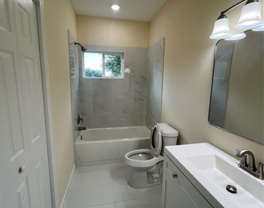 3516 Sparrow Street - Photo Thumbnail 7