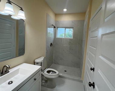 3516 Sparrow Street - Photo Thumbnail 6
