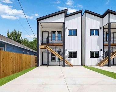 331 Delaware St - Photo Thumbnail 1