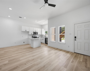 331 Delaware St - Photo Thumbnail 3