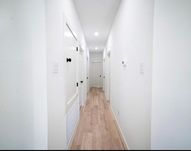 333 Delaware St - Photo Thumbnail 5