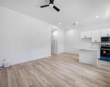 331 Delaware St - Photo Thumbnail 6