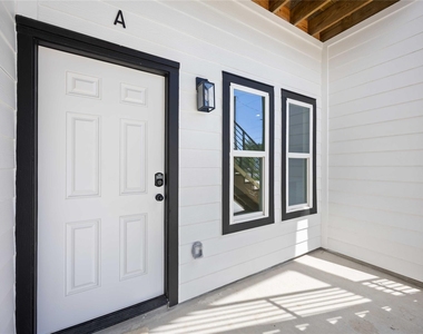 331 Delaware St - Photo Thumbnail 2
