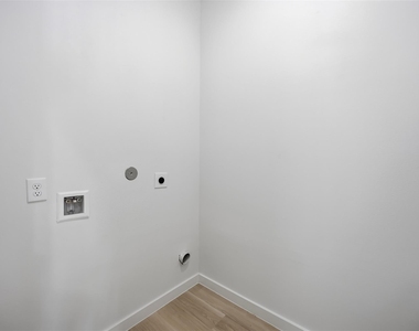331 Delaware St - Photo Thumbnail 16