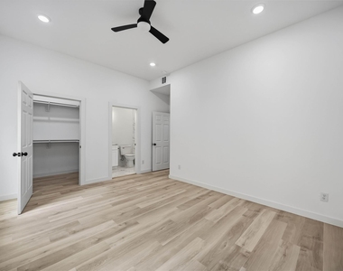 331 Delaware St - Photo Thumbnail 8