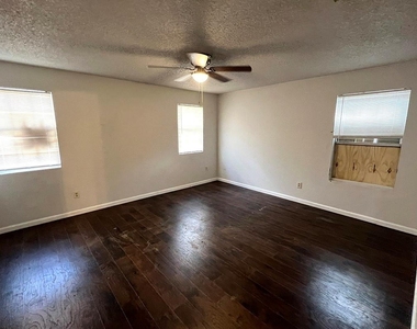 6327 Goforth Street - Photo Thumbnail 14