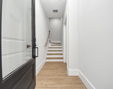 4818 Cochran Street - Photo Thumbnail 11