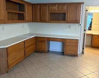 1311 Antoine Drive - Photo Thumbnail 6