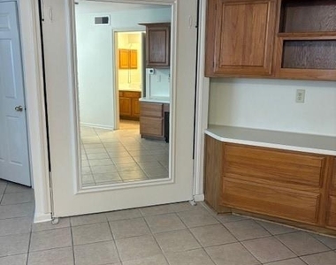 1311 Antoine Drive - Photo Thumbnail 7