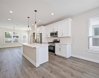 8016 Willow Street - Photo Thumbnail 10