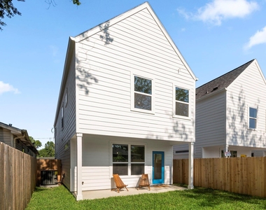 8016 Willow Street - Photo Thumbnail 20