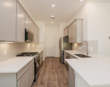 625 Royal Arch Drive - Photo Thumbnail 12
