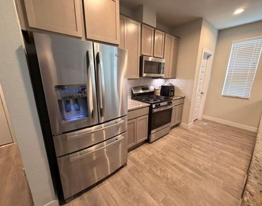 2719 Oakleaf Ash Lane - Photo Thumbnail 7