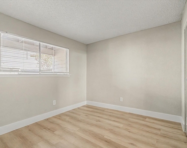 9552 Windswept Lane - Photo Thumbnail 14