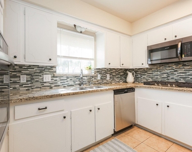 10003 Warwana Road - Photo Thumbnail 3