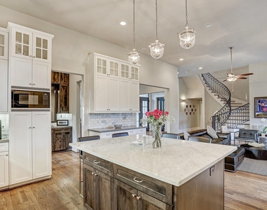 5655 Locke Lane - Photo Thumbnail 9