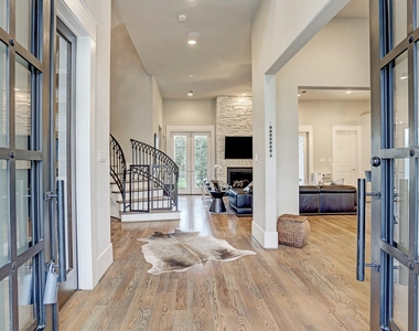 5655 Locke Lane - Photo Thumbnail 3
