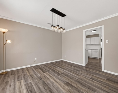 919 Longview Drive - Photo Thumbnail 13