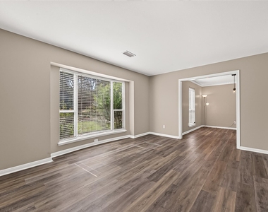 919 Longview Drive - Photo Thumbnail 12
