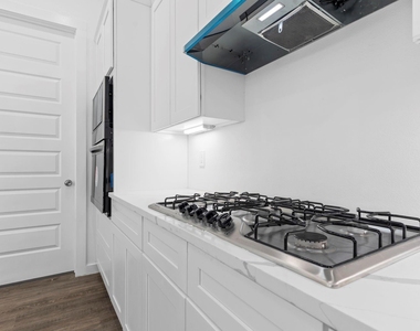6721 Saint Augustine Street - Photo Thumbnail 11