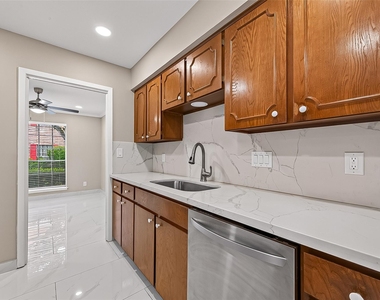 6649 De Moss Drive - Photo Thumbnail 15