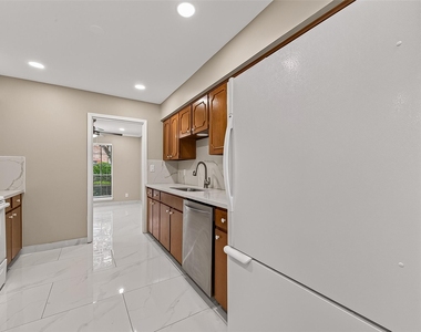 6649 De Moss Drive - Photo Thumbnail 17