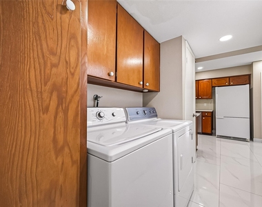 6649 De Moss Drive - Photo Thumbnail 21