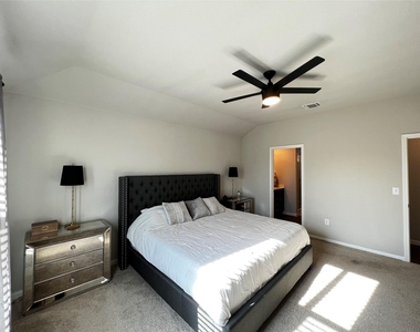 13906 Levy Lane - Photo Thumbnail 8