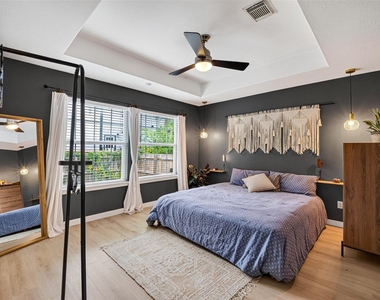 1314 E 34th Street - Photo Thumbnail 11