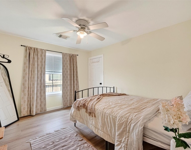 1314 E 34th Street - Photo Thumbnail 19