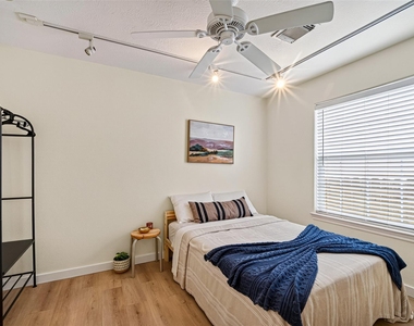 1314 E 34th Street - Photo Thumbnail 16