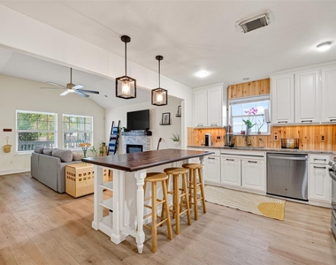1314 E 34th Street - Photo Thumbnail 7