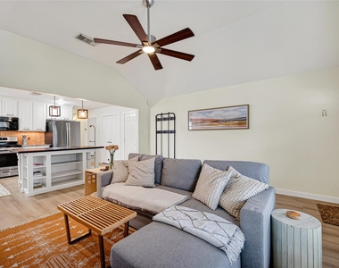 1314 E 34th Street - Photo Thumbnail 5