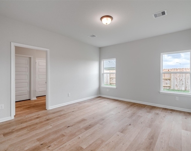 32315 Clouser Minnow Court - Photo Thumbnail 6