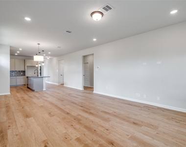 32315 Clouser Minnow Court - Photo Thumbnail 4