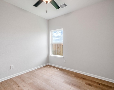 32315 Clouser Minnow Court - Photo Thumbnail 10