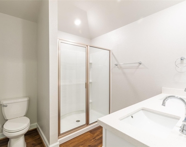 815 Roosevelt - Photo Thumbnail 18