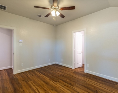 815 Roosevelt - Photo Thumbnail 17