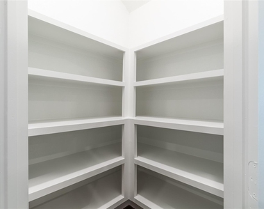 815 Roosevelt - Photo Thumbnail 12