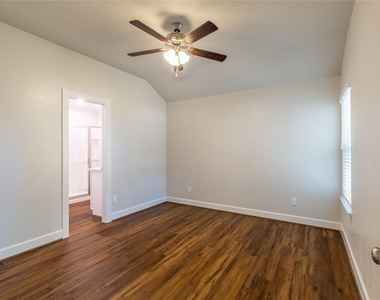 815 Roosevelt - Photo Thumbnail 16