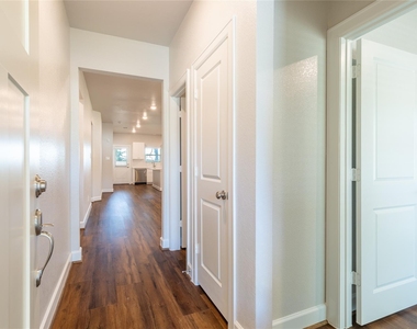 815 Roosevelt - Photo Thumbnail 1