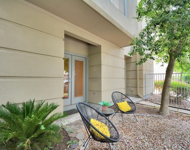 1118 Columbus Street - Photo Thumbnail 2