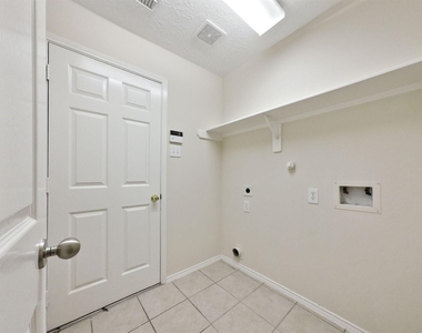 427 Northvalley Drive - Photo Thumbnail 23